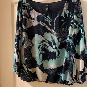 Woman dress shirt with flare sleeves